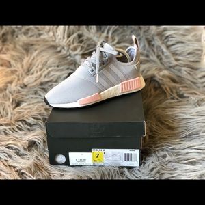 🔔🔔🔔SOLD🔔🔔🔔 NMD R1